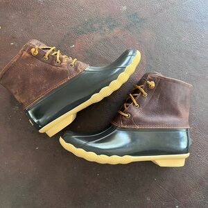 Sperry women’s Two-Tone Duck Boots